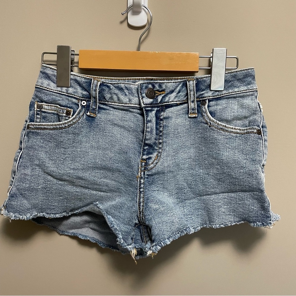 Sunday Best Blue Denim Jean Shorts Distressed Frayed Hem Women’s Size 25